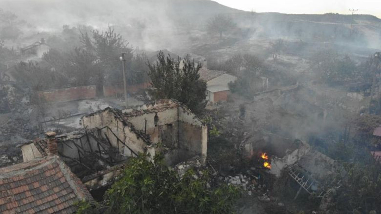 Manisa Yangınında 14 Ev Kül Oldu