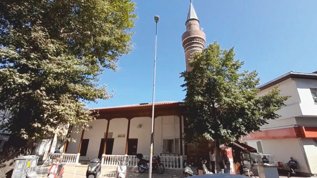 Tarihi Mahkeme Camii Yeniden İbadete Açıldı