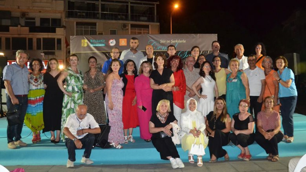 Usta Şair Cemal Safi'nin Şiirleri Akçay Akşamlarını Aydınlattı