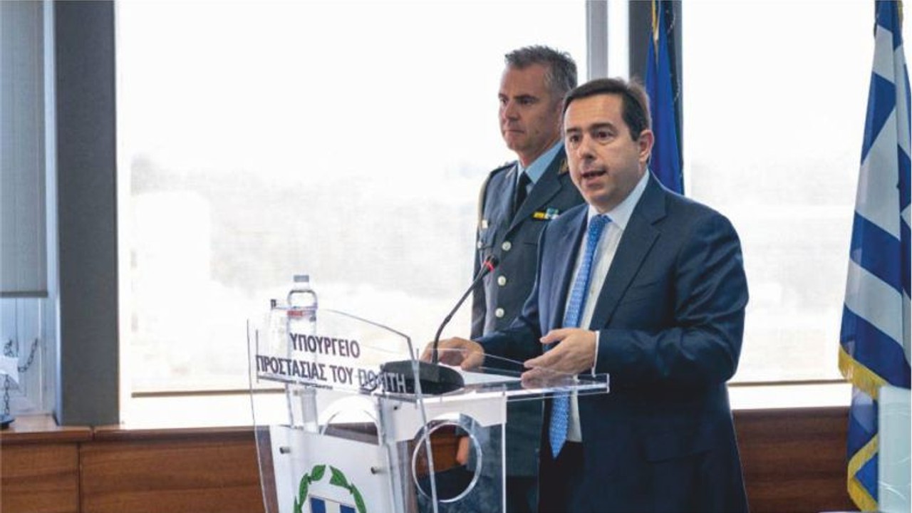 Yunanistan'da Bakan Mitarakis istifa etti