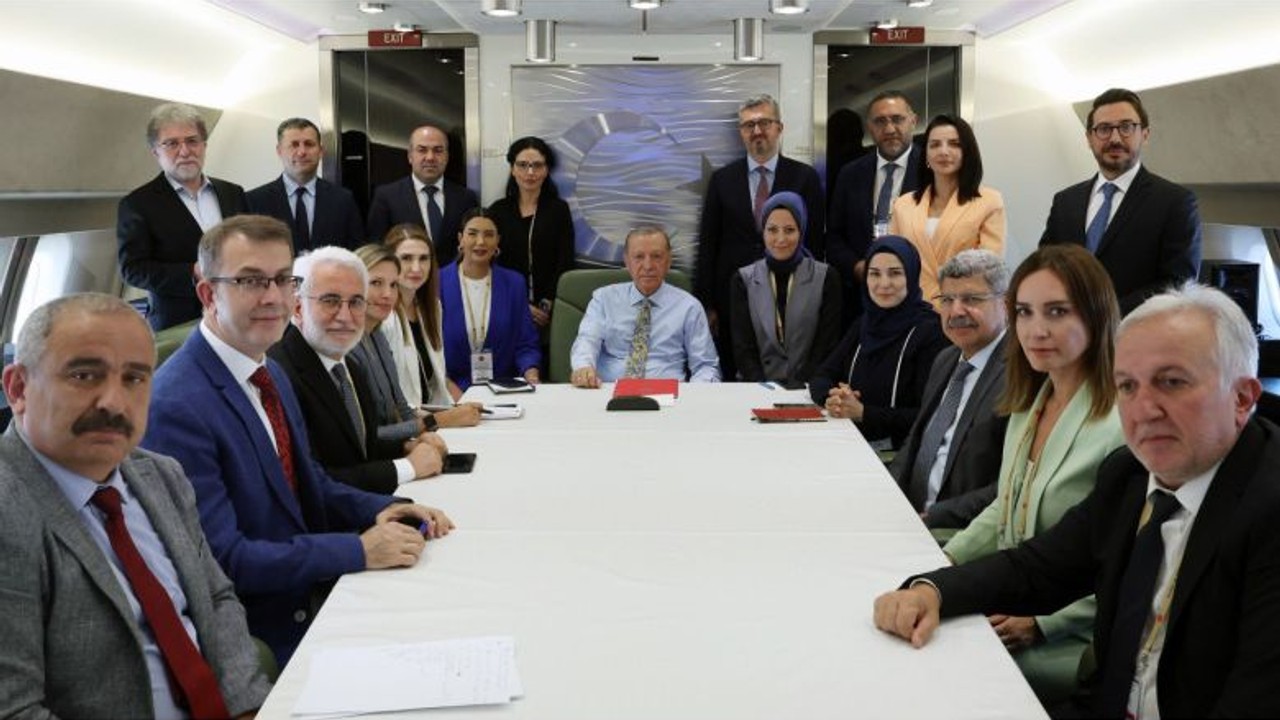 CUMHURBAŞKANI RECEP TAYYİP ERDOĞAN’IN SUUDİ ARABİSTAN, KATAR VE BİRLEŞİK ARAP EMİRLİKLERİ ZİYARETİ DÖNÜŞÜNDE GAZETECİLERLE GERÇEKLEŞTİRDİĞİ SÖYLEŞİ