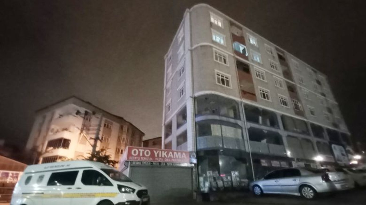 19 Yaşındaki Genç 6'ıncı Kattan Düştü