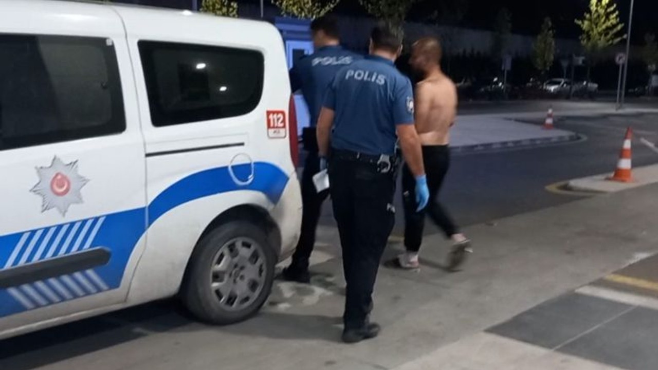 Babasına Sinirlendi Minibüsü Yaktı
