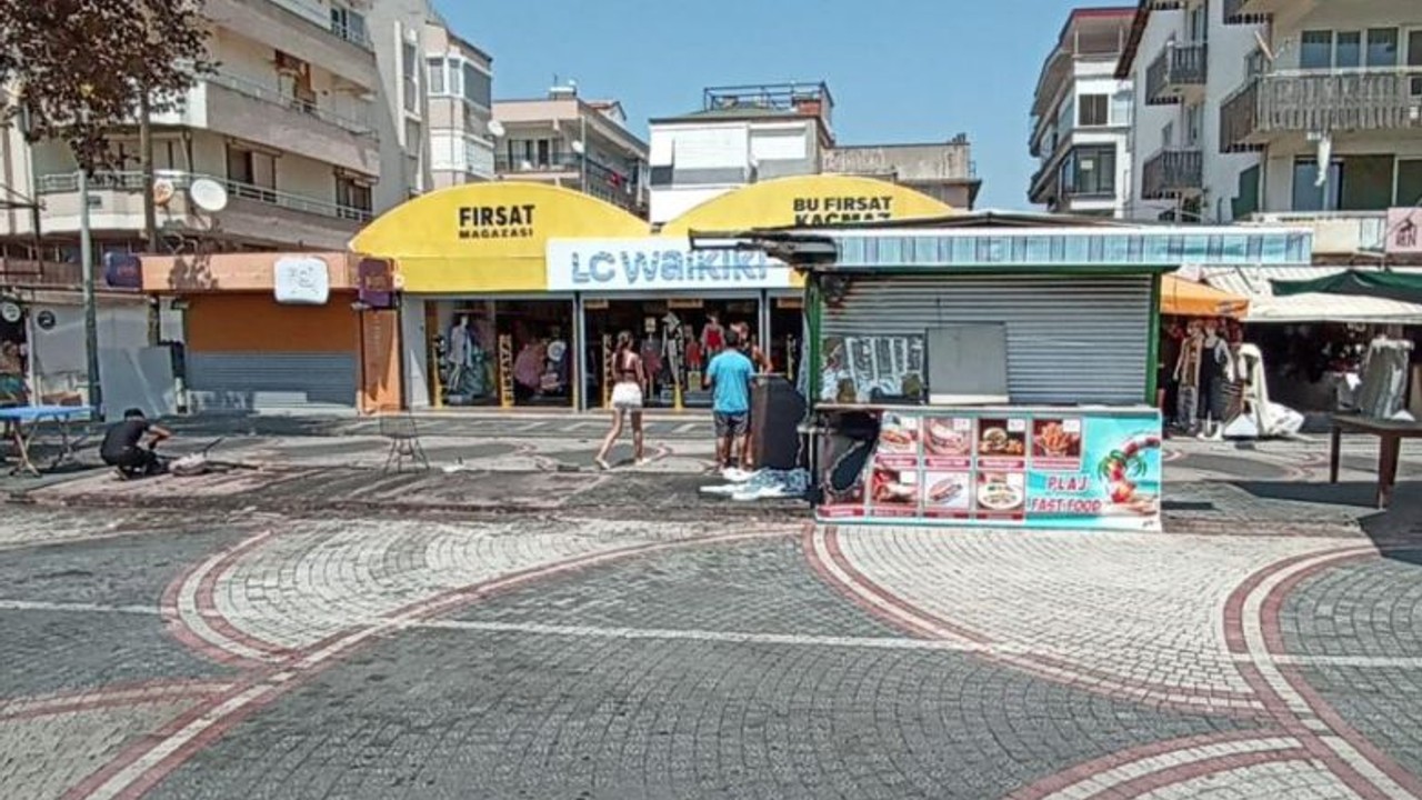 Balıkesir'de Birden Fazla İş Yeri Yangınında Kundaklama İddiası