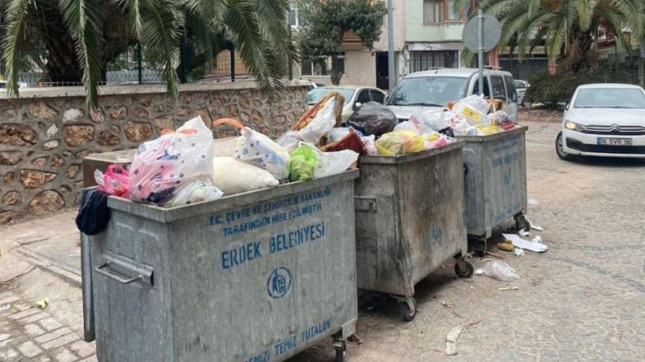 Balıkesir'de Vatandaşların "Çöp" Tepkisi