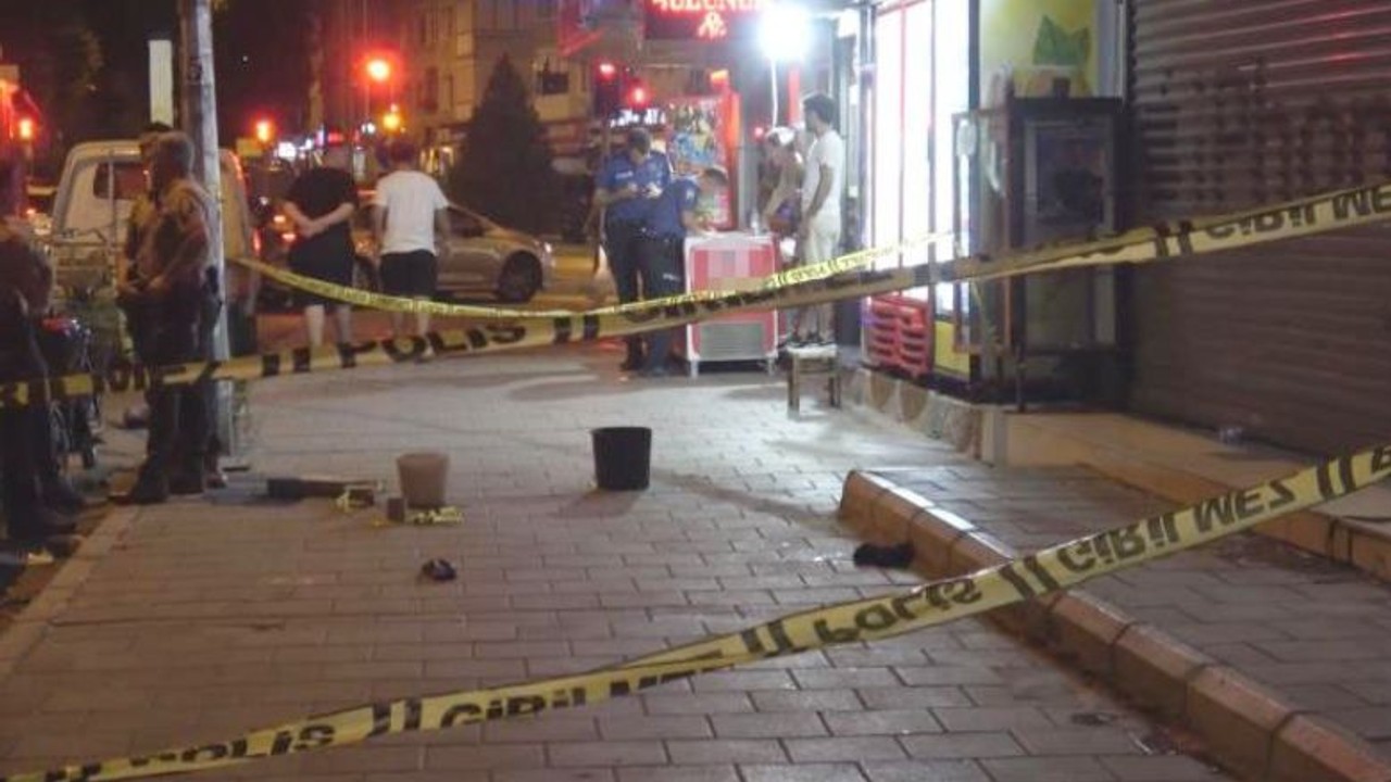 Esnaf Dehşeti ! Karı Koca Komşu Esnafı Vurdu