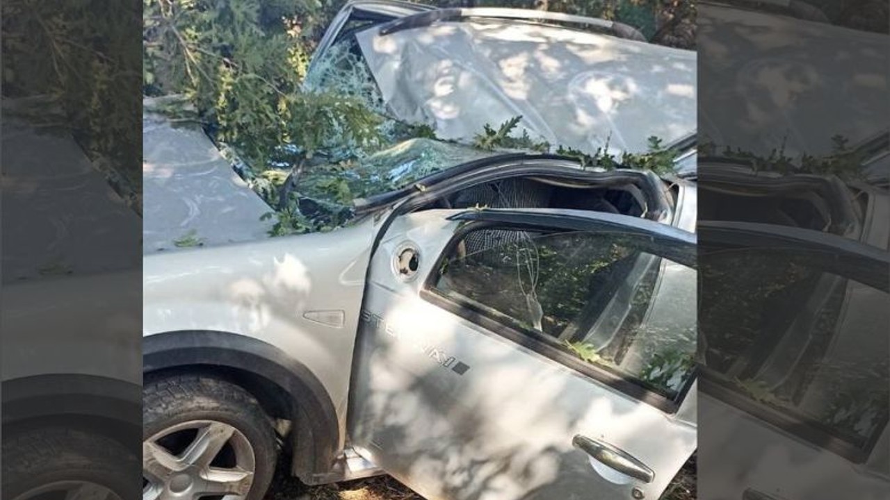Korkunç Kaza! Gönen'de Araç Takla Atarak Durdu