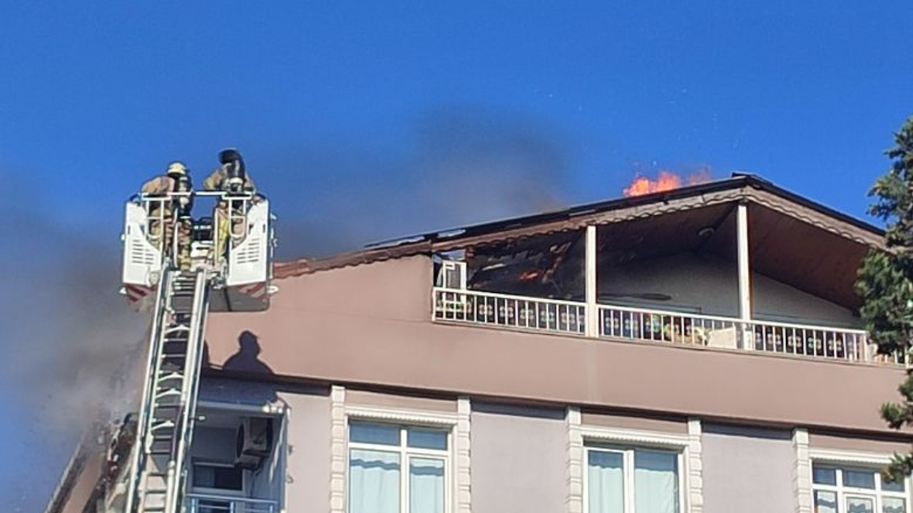 'Tuşlu Telefon' Alınmasına Kızdı Evi Yaktı