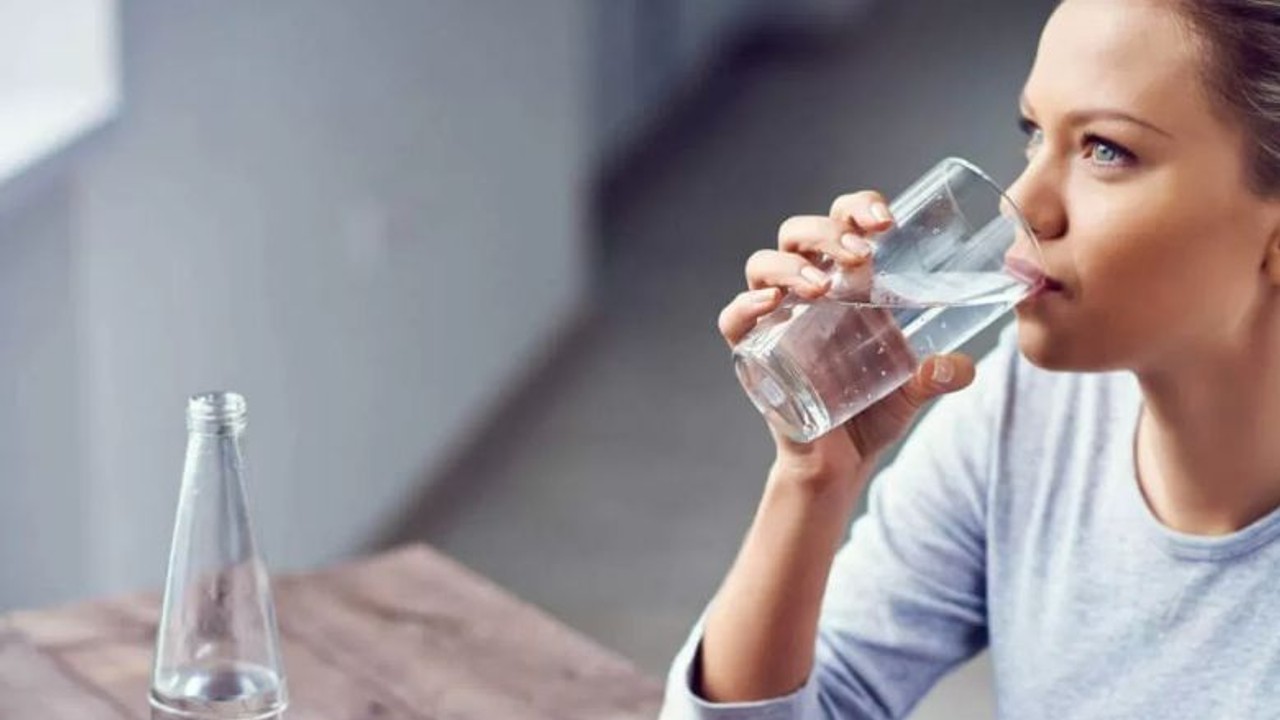 Uzmanlardan Uyarı ! Yaz Aylarında Su Tüketimine Dikkat