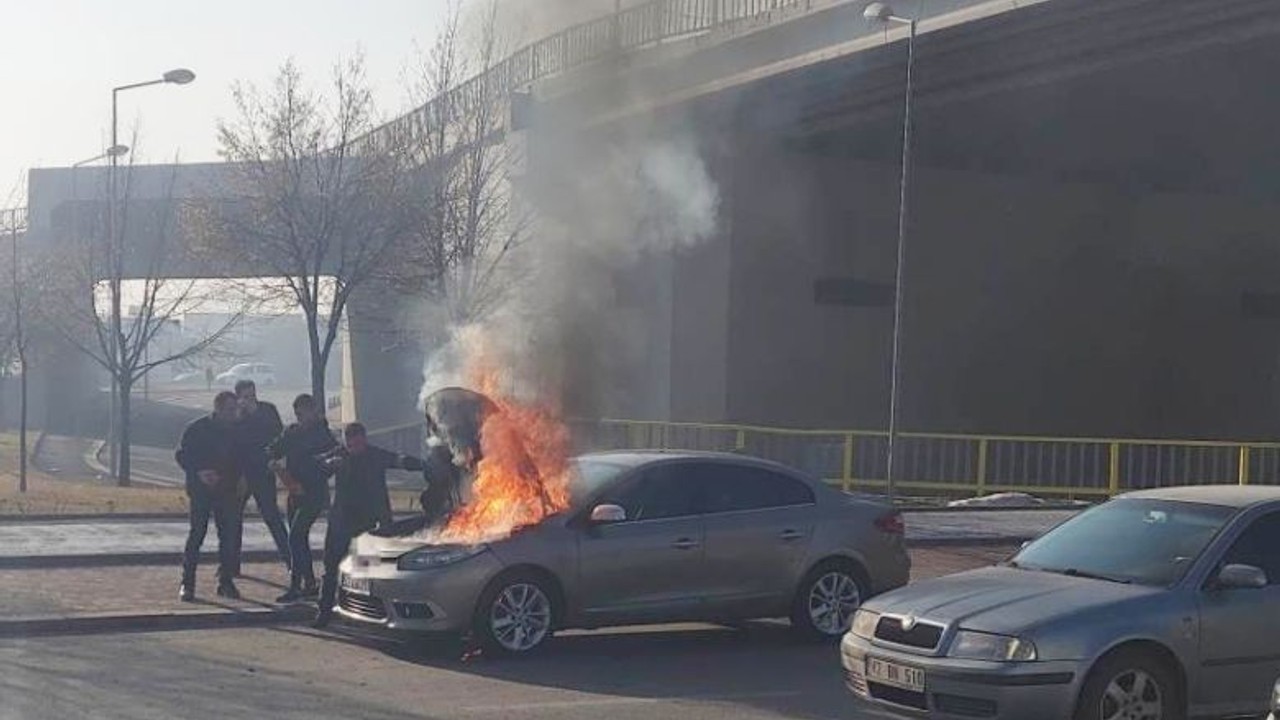 Uzmanlardan Aşırı Sıcak Havalarda Araç Yangınlarına Karşı Uyarı