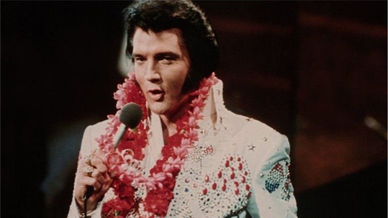 Elvis Presley’in tasarım ceketi 128 bin sterlin
