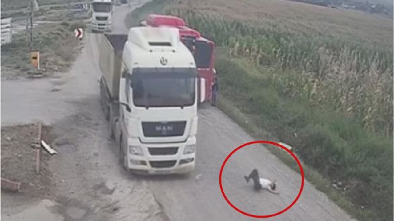 Korkunç Kaza ! 11 Yaşındaki Çocuğa Tır Çarptı