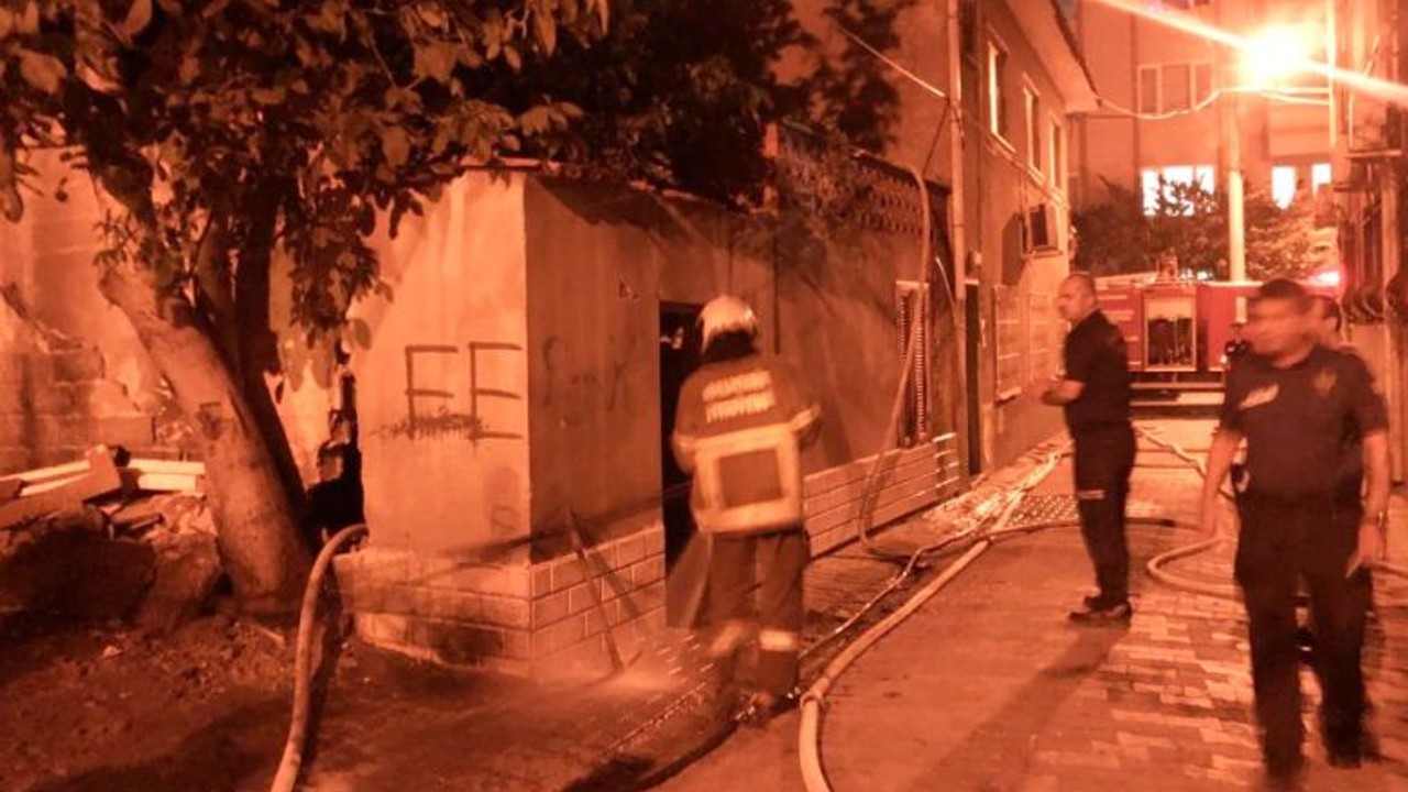 Balıkesir'de Büyük Yangın ! Mahalle Sakinleri Büyük Korku Yaşadı