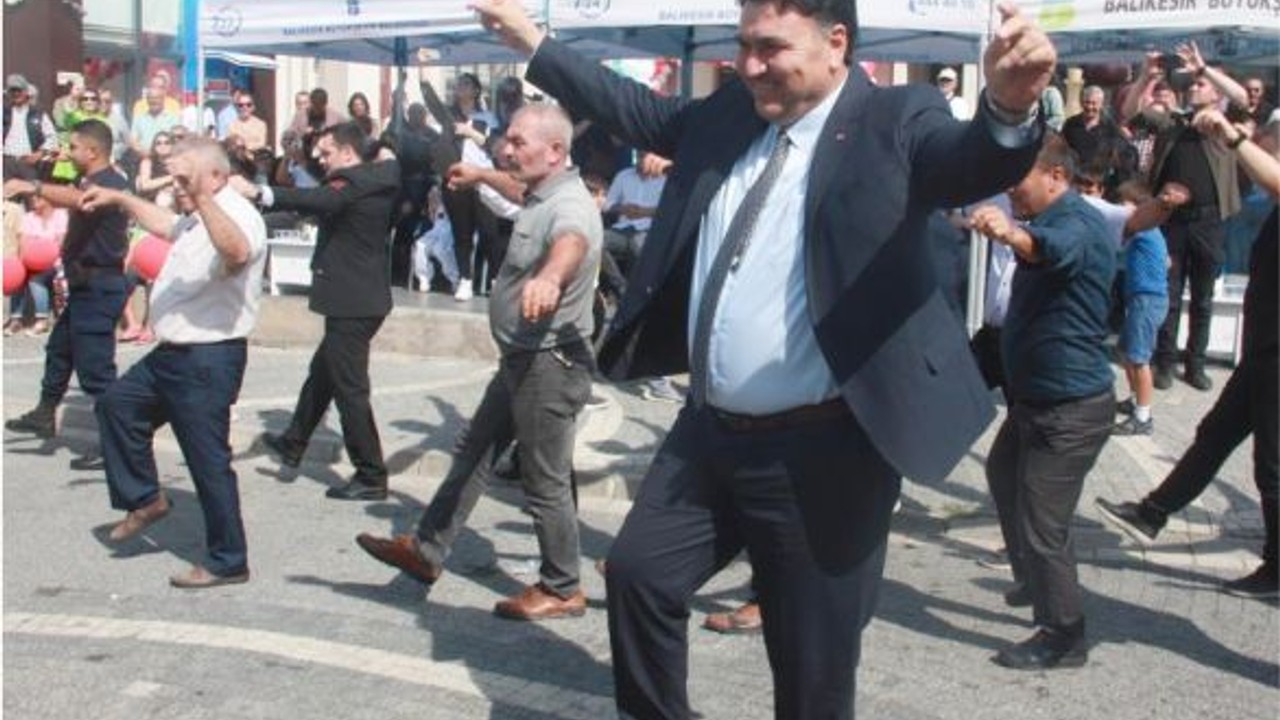 Başkan Ersoy'dan Kurtuluşa Özel Harmandalı Gösterisi