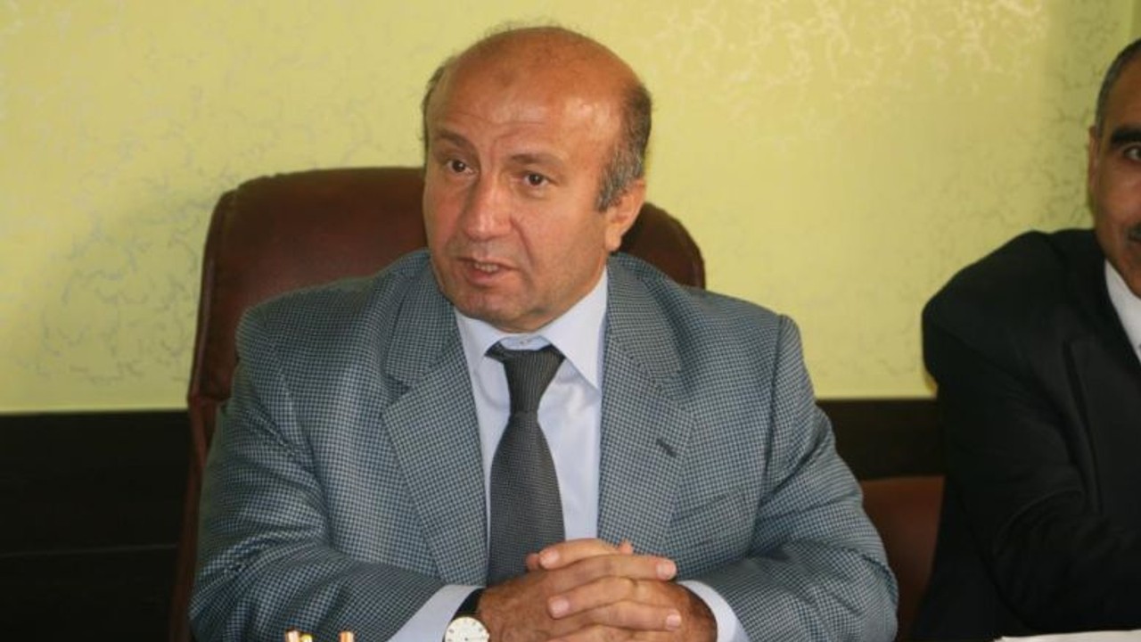 Eski Bakanı Havuzda Ölü Buldular