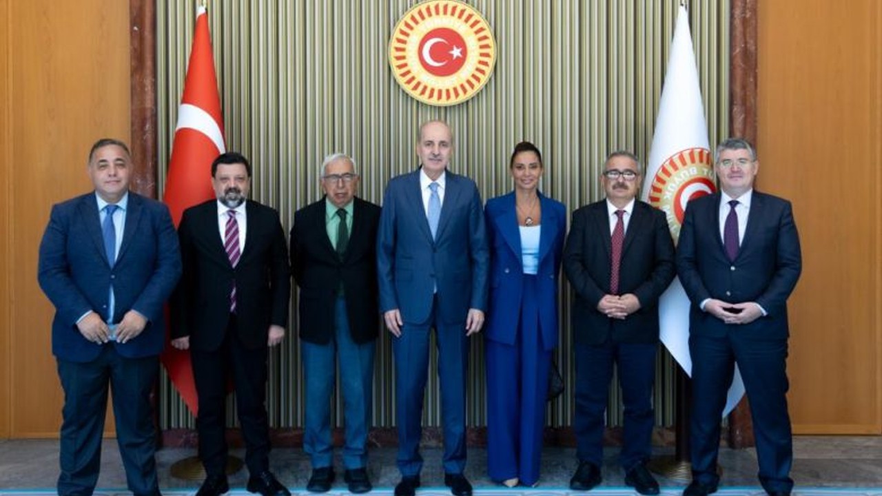 Gazeteciler 'Yeşil Pasaport' Taleplerini Meclis Başkanı Kurtulmuş'a İletti