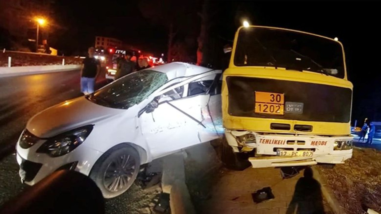 Korkunç Kaza ! Balıkesir'de Tankerle Otomobil Çarpıştı