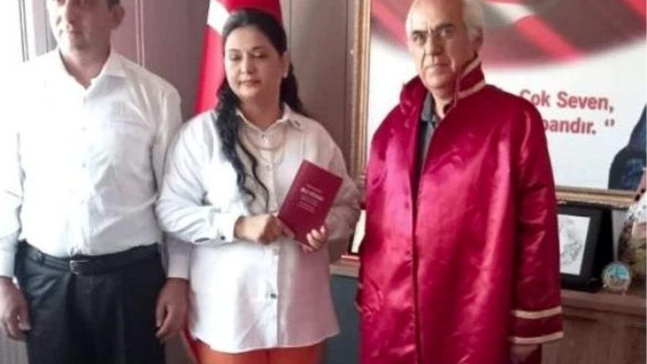 Oğlunu Evlendirmek İstedi: Üst Üste Dolandırıldı