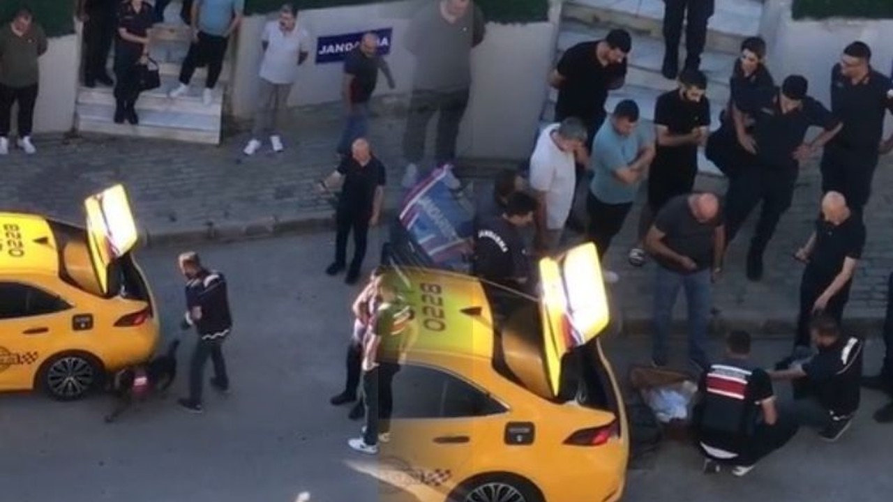 Narkotik Köpeği Kokuyu Aldı ! Taksideki Valizden Kilo Kilo Uyuşturucu Çıktı