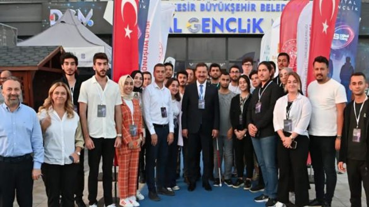 100. Yılda 100 Genç Dijital Dönüşümü Balıkesir’de Konuştu