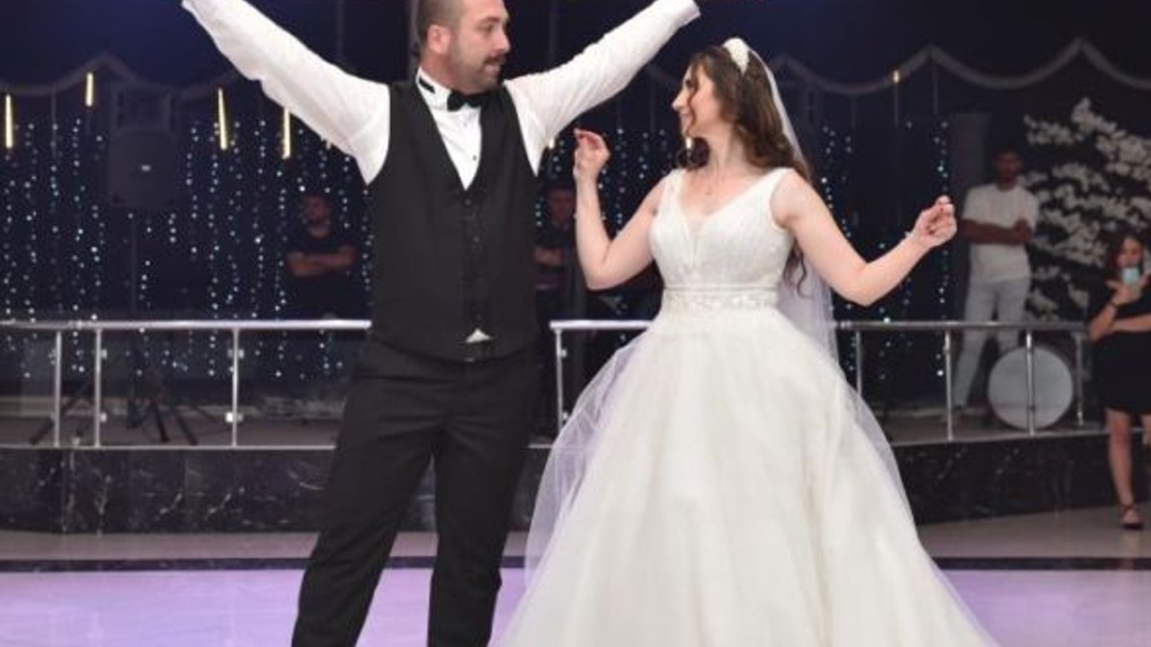 Damat ve Gelinden Geleneksel Düğün
