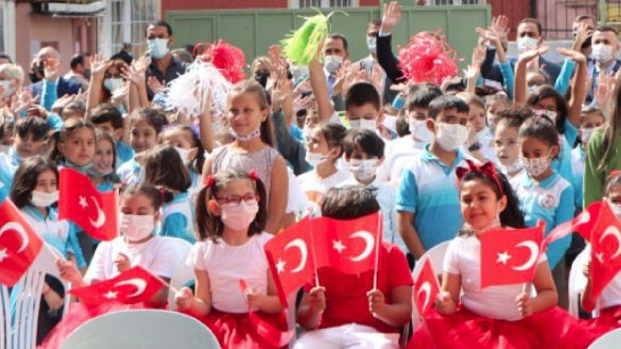 Balıkesir'de Eğitim Haftası Kutlaması