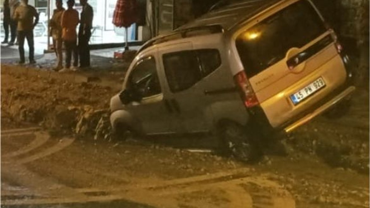 Savaştepe’yi Sağanak vurdu