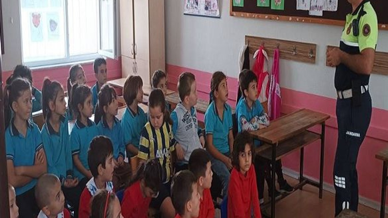 Balıkesir Jandarma Timi’nden “Trafik Güvenliği Eğitimi”