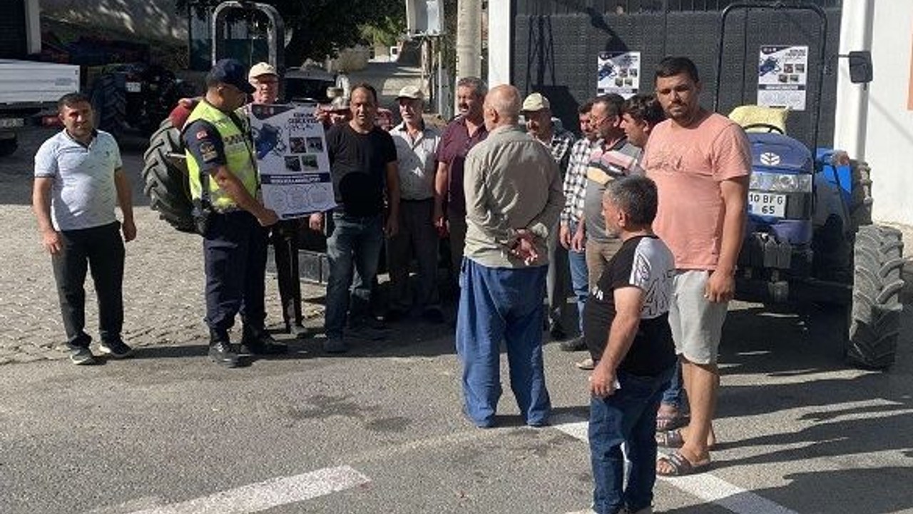 Trafik Timleri Sürücülere Eğitim Verdi