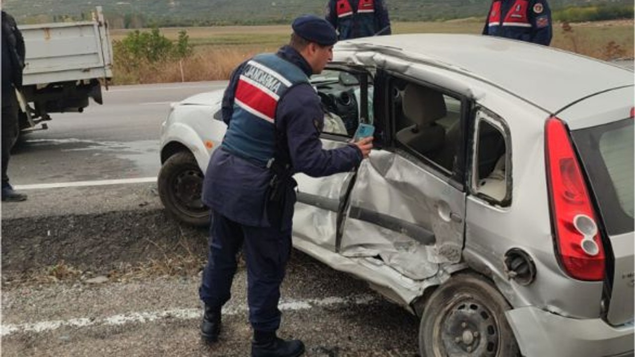 Balıkesir’de Çift Taraflı Trafik Kazası