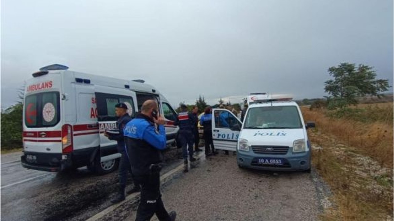 Balıkesir'de Korkunç Kaza! 7'si Polis 10 Kişi Yaralı