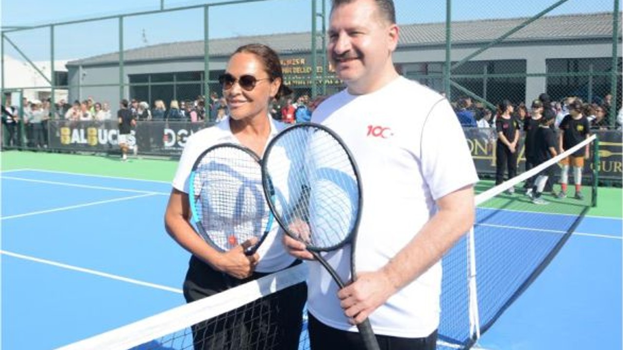 Başkan Yılmaz VS Hülya Avşar
