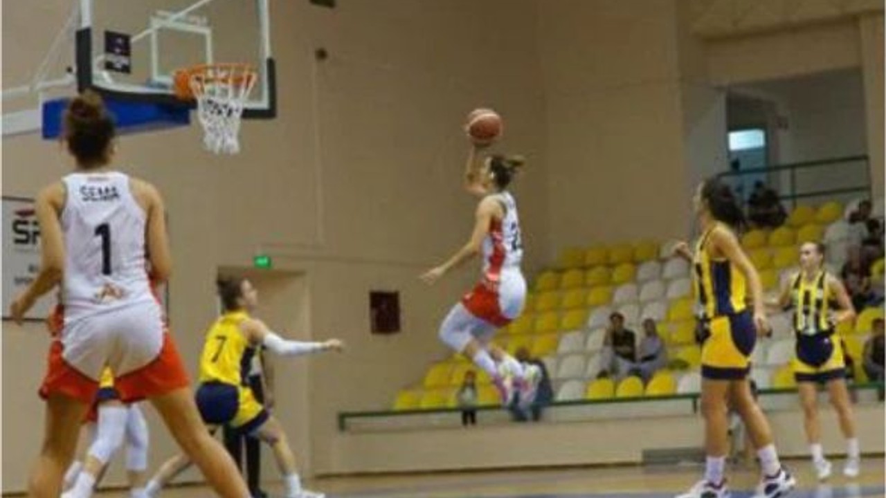 Burhaniye Belediyespor Evinde Kazandı!