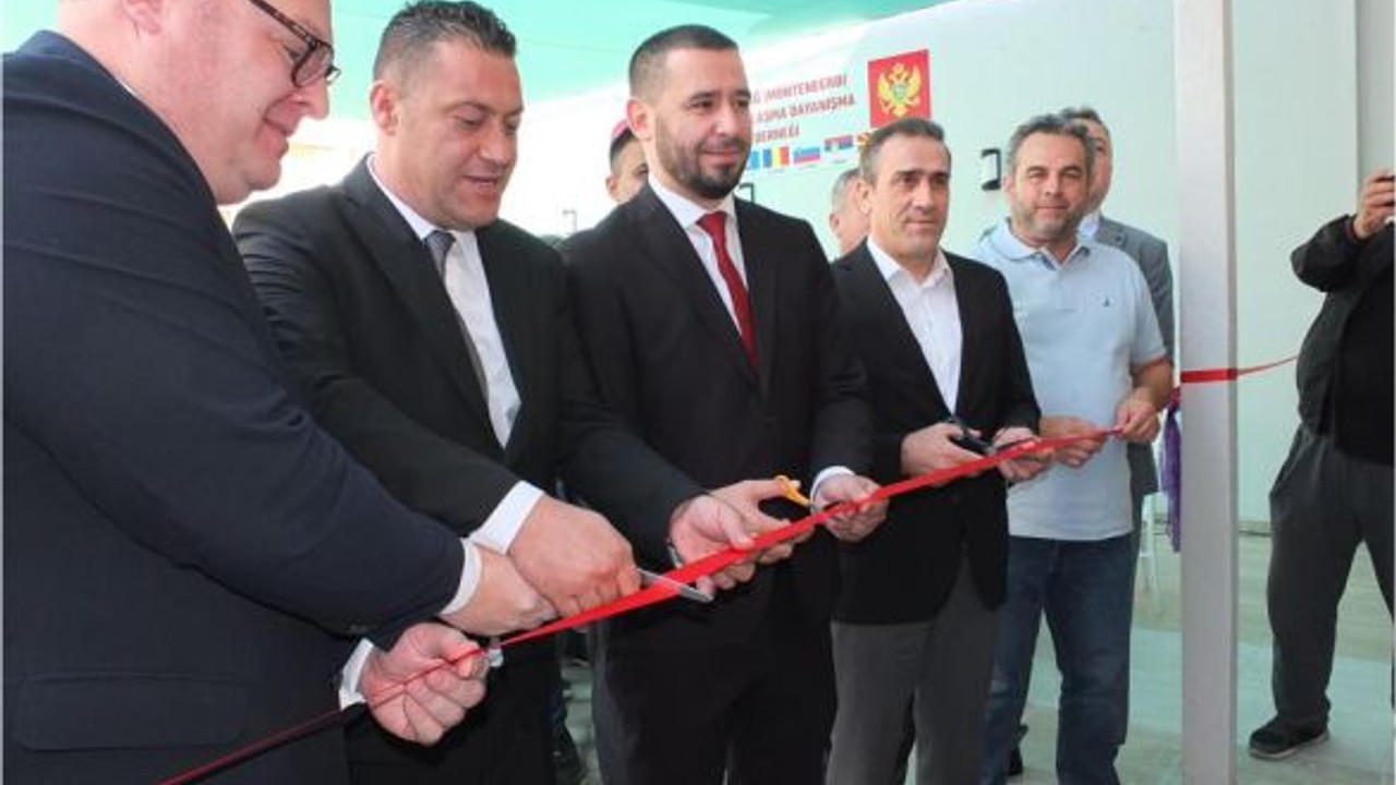 Burhaniye’de Karadağ Göçmenleri Derneği Açıldı