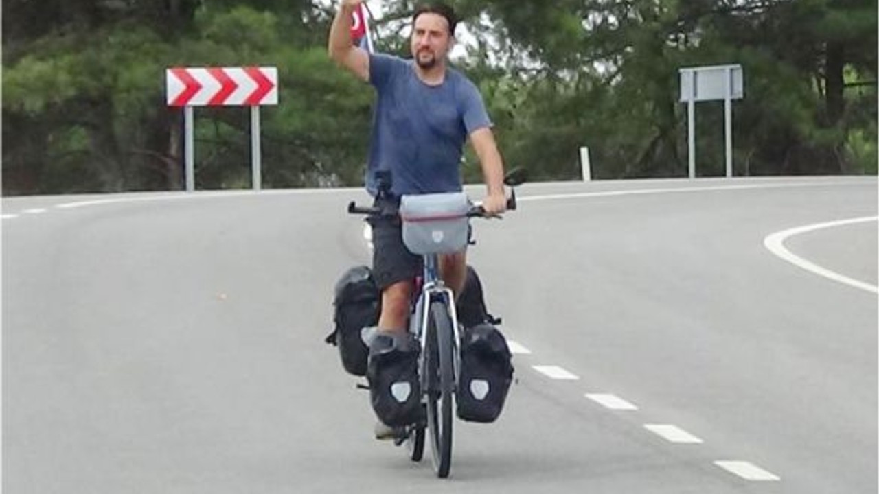 Cumhuriyet İçin Pedal Çevirdi 11 Ülke Geçti Edremit'e Geldi