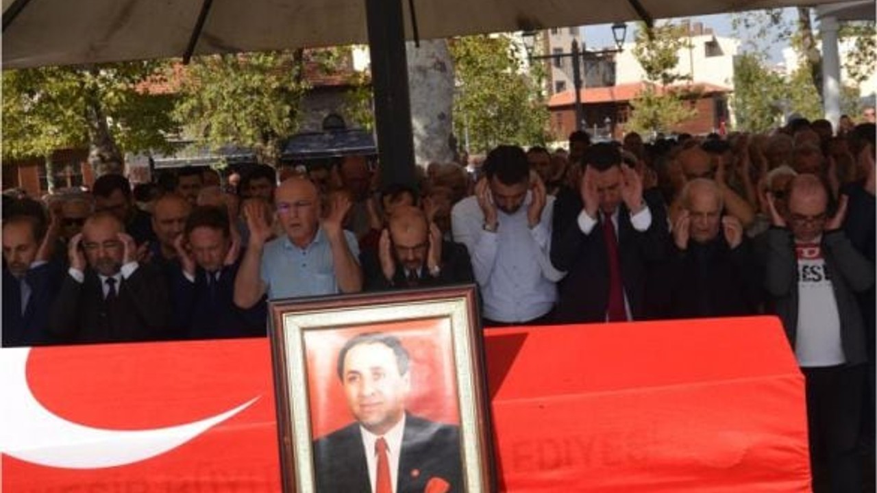 Eski Balıkesir Belediye Başkanı Son Yolculuğuna Uğurlandı