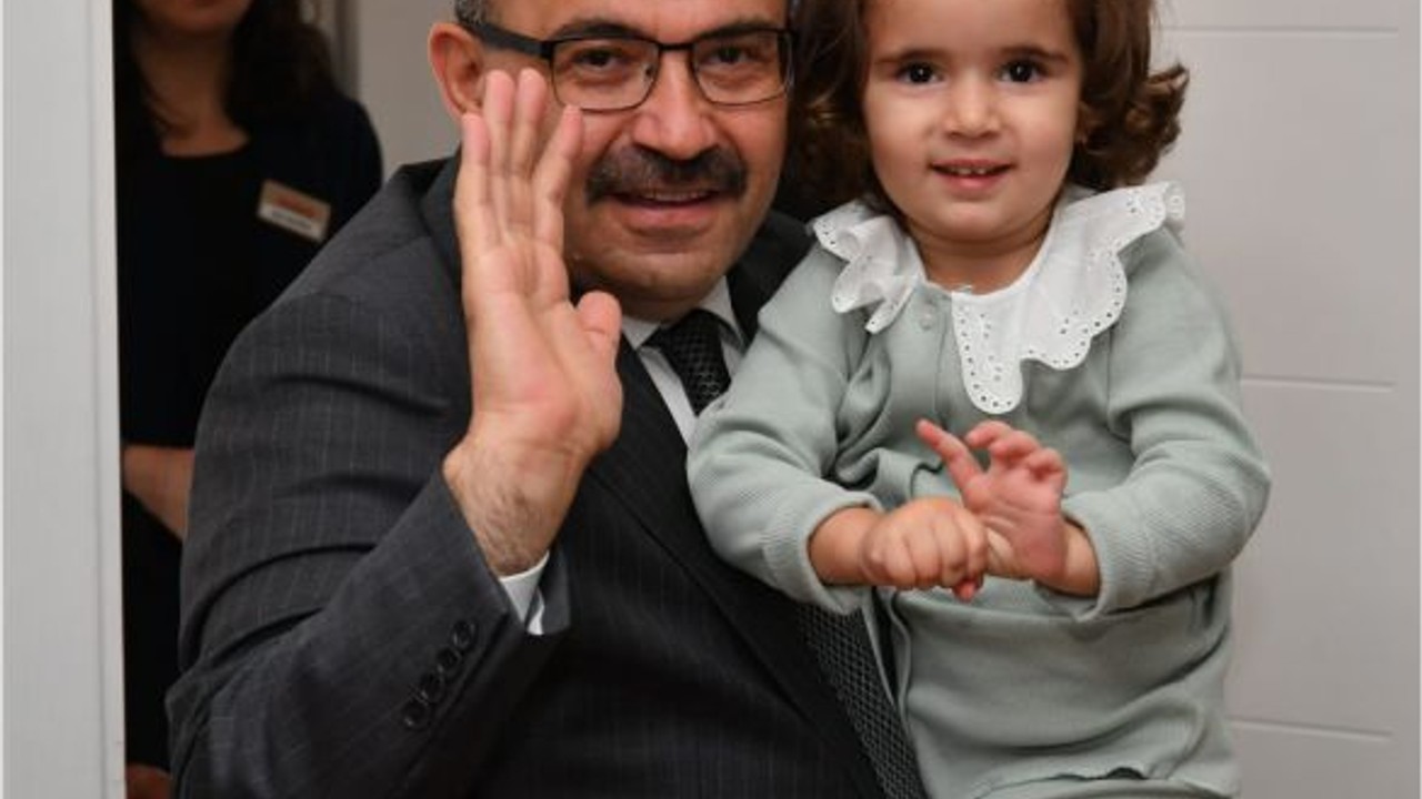 Vali Ustaoğlu Dursunbey’de Coşkuyla Karşılandı