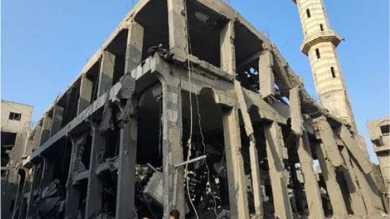 İsrail'in Gazze'ye Saldırılarında Ölü Sayısı 7 Bin 326'ya Çıktı