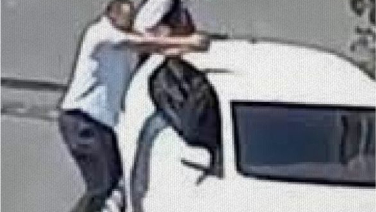 Firari Şüpheli Kadın Kıyafetiyle Yakalandı!
