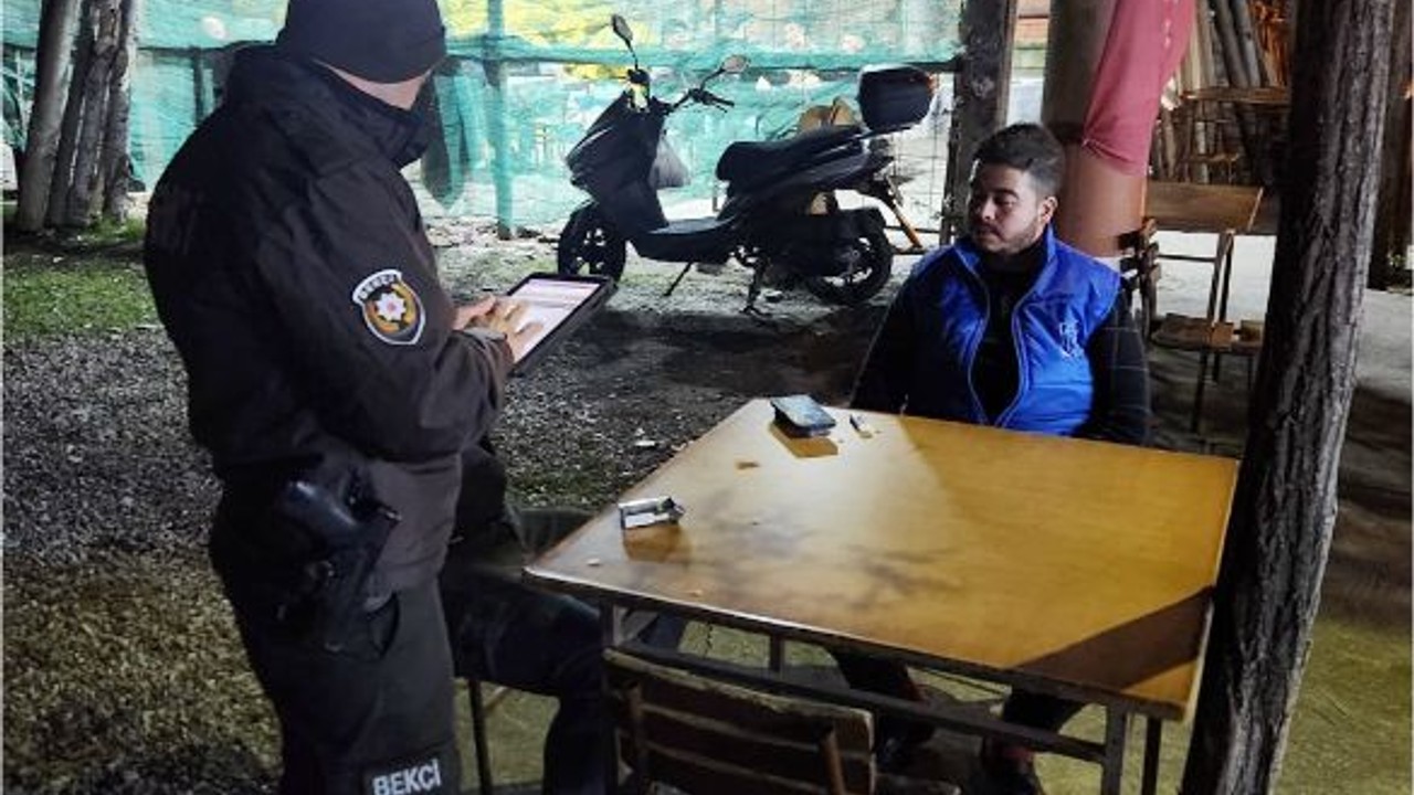 Bir Gecede Bin 363 Kişi Sorgulandı