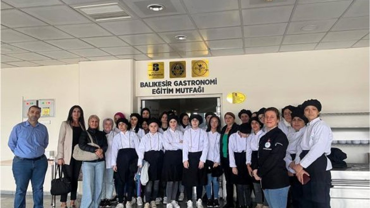 Burhaniye Öğrencileri Üniversite Gezisinde
