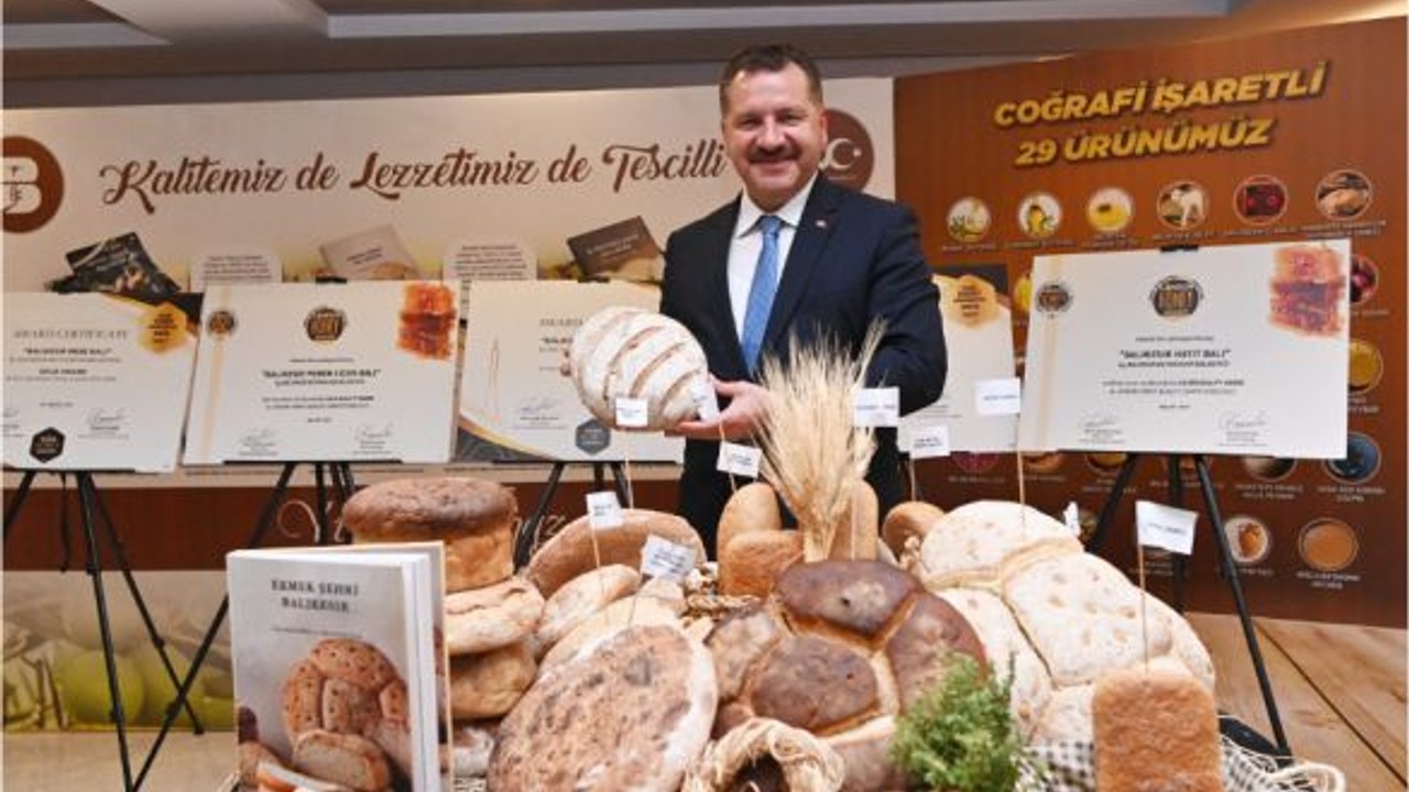 Dünyanın En İyi Ekmek Kitabı ‘Ekmek Şehir Balıkesir’