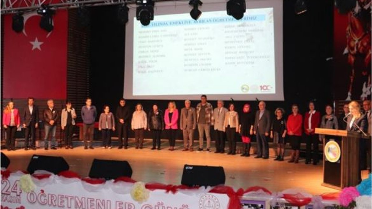 Edremit Emekli Öğretmenleri Unutmadı