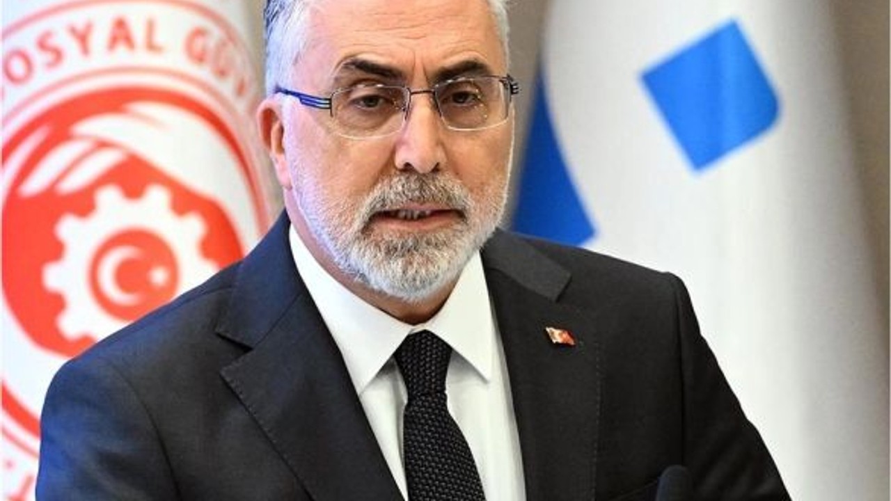 Bakan Işıkhan: Dijital dönüşümü sağlayacak iş gücü yetiştirmeyi hedefliyoruz