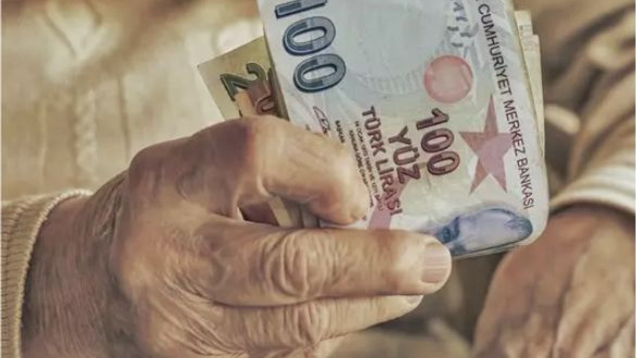 Bayramda Emeklilerin Yüzü Güldü