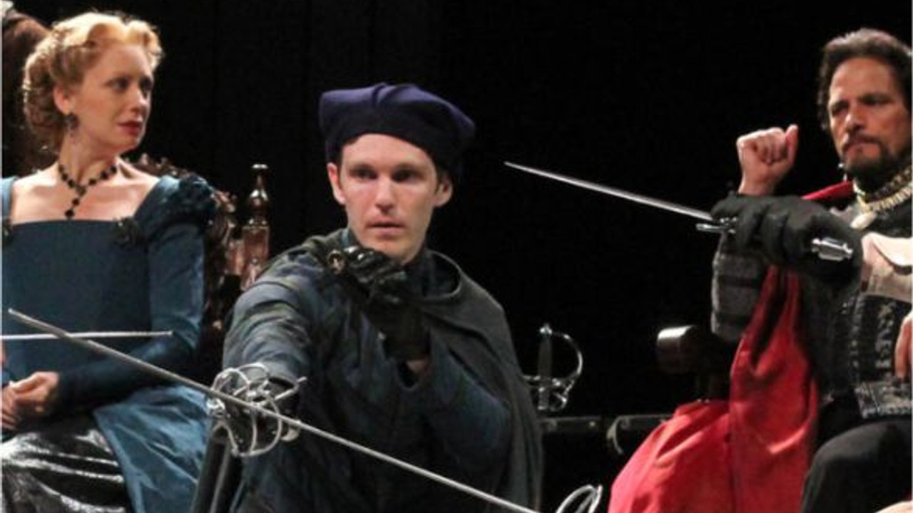 William Shakespare’in Oyunu Avlu’da