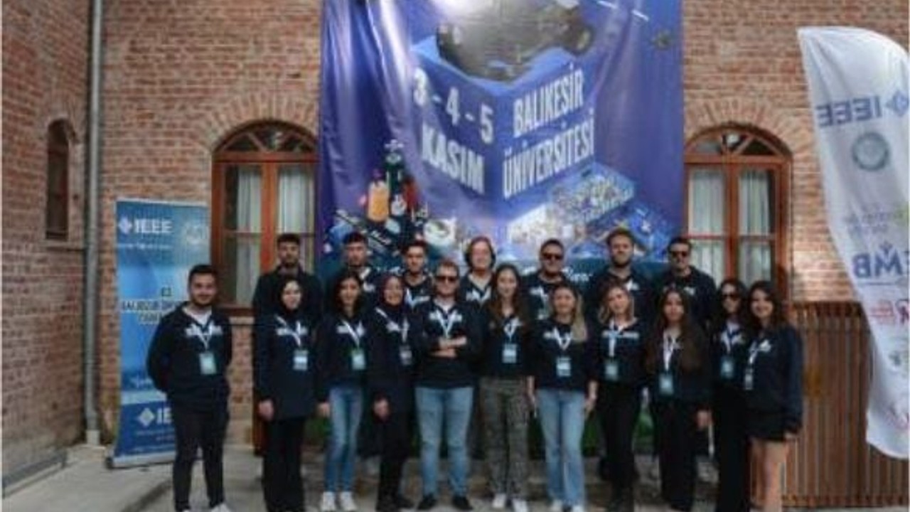 Balıkesir Üniversitesi'nde Robot Yarışması Nefes Kesti
