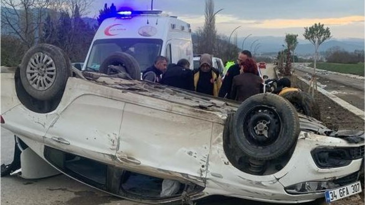 Balıkesir'de Kaza! Köpekten Kaçarken Araç Takla Attı