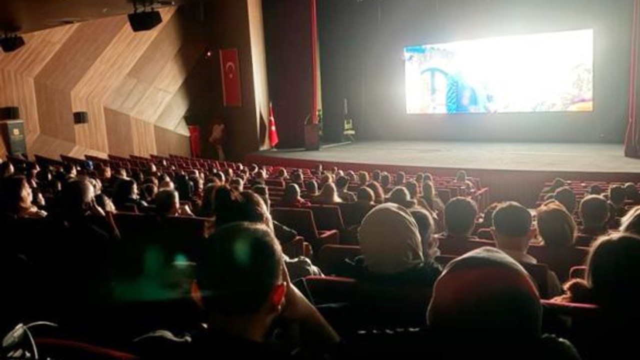 Balıkesir'de "Son Akşam Yemeği" Filmi Gösterildi