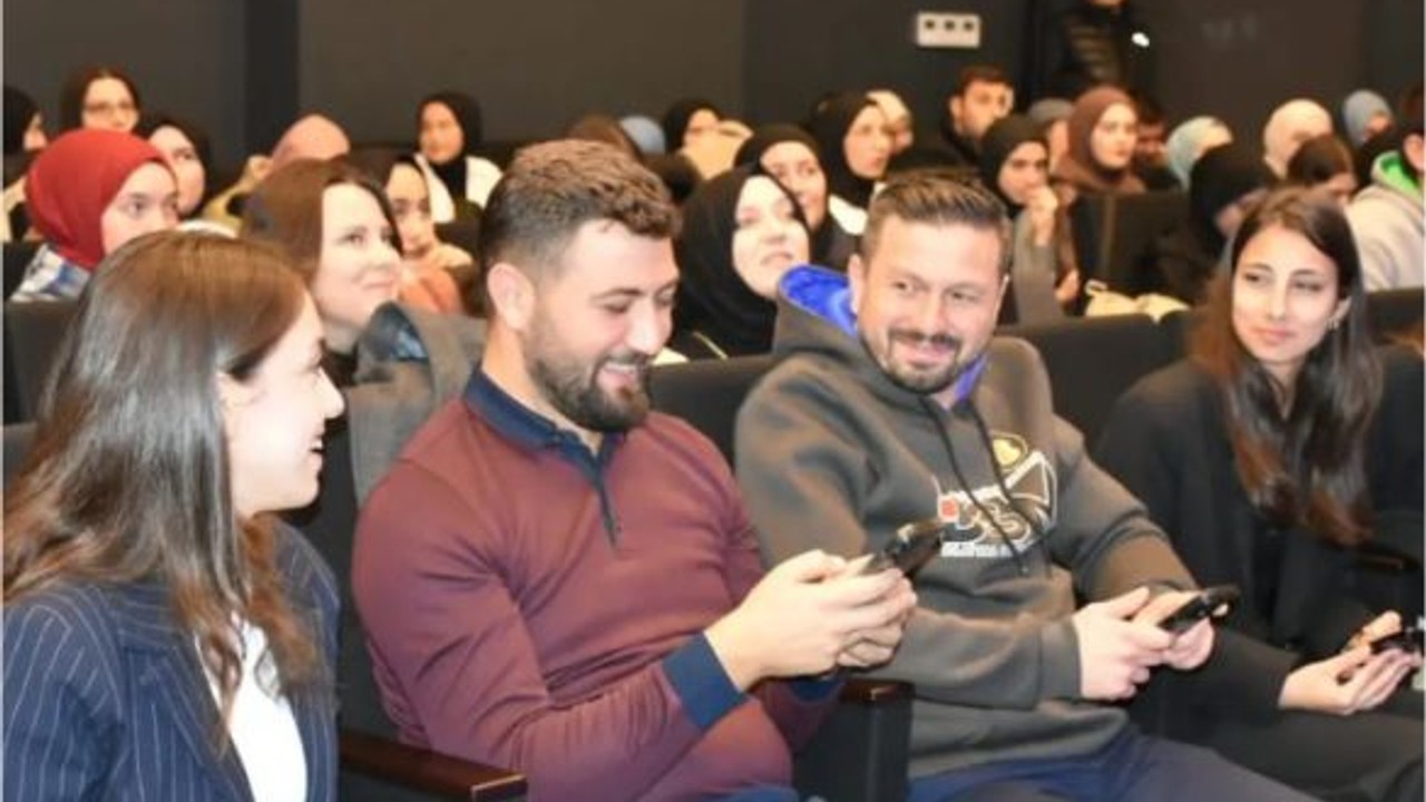 Başkan Aydemir Gençlerle Buluştu